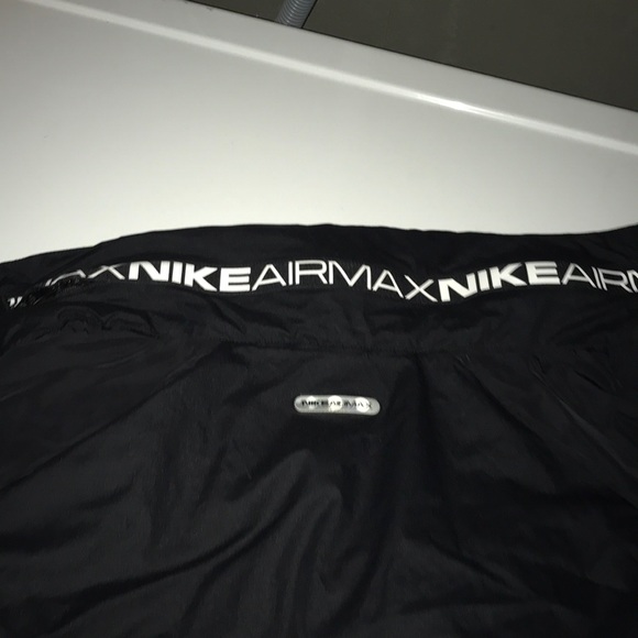 Nike AirMax Light Jacket - Picture 3 of 3